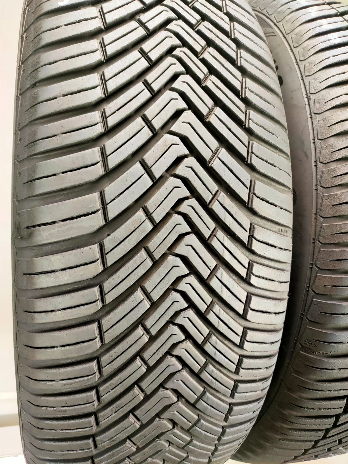 Opony 215/60R17 całoroczne 215/60/17 CONTINENTAL (osobowe) OO13729