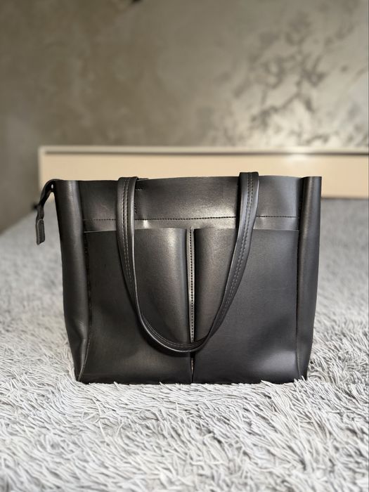 Чорна стильна сумка-тоут / shopper із кишенями. Хороший стан
