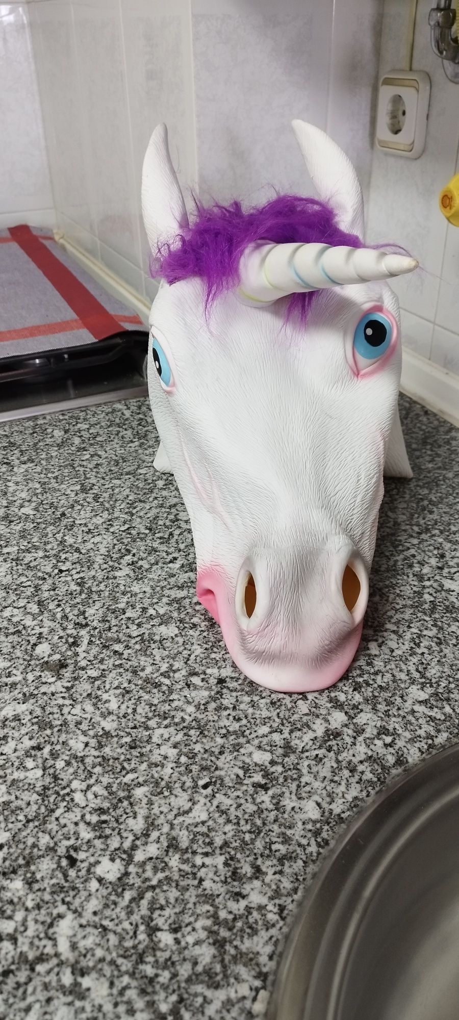 Mascara de unicórnio