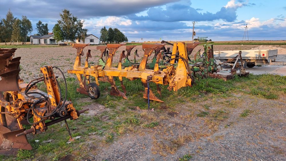 Pług 3 skibowy obrotowy