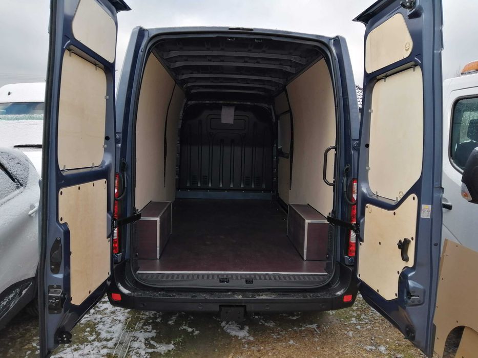 Zabudowa busa Renault Master L3H2