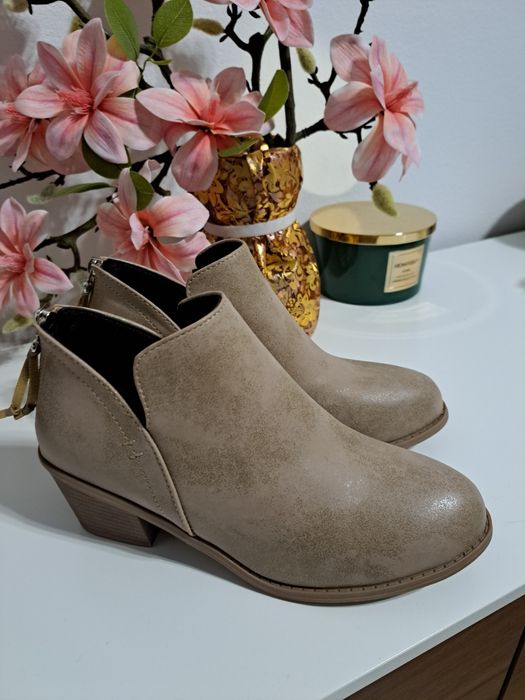 Botki jesienne beżowe