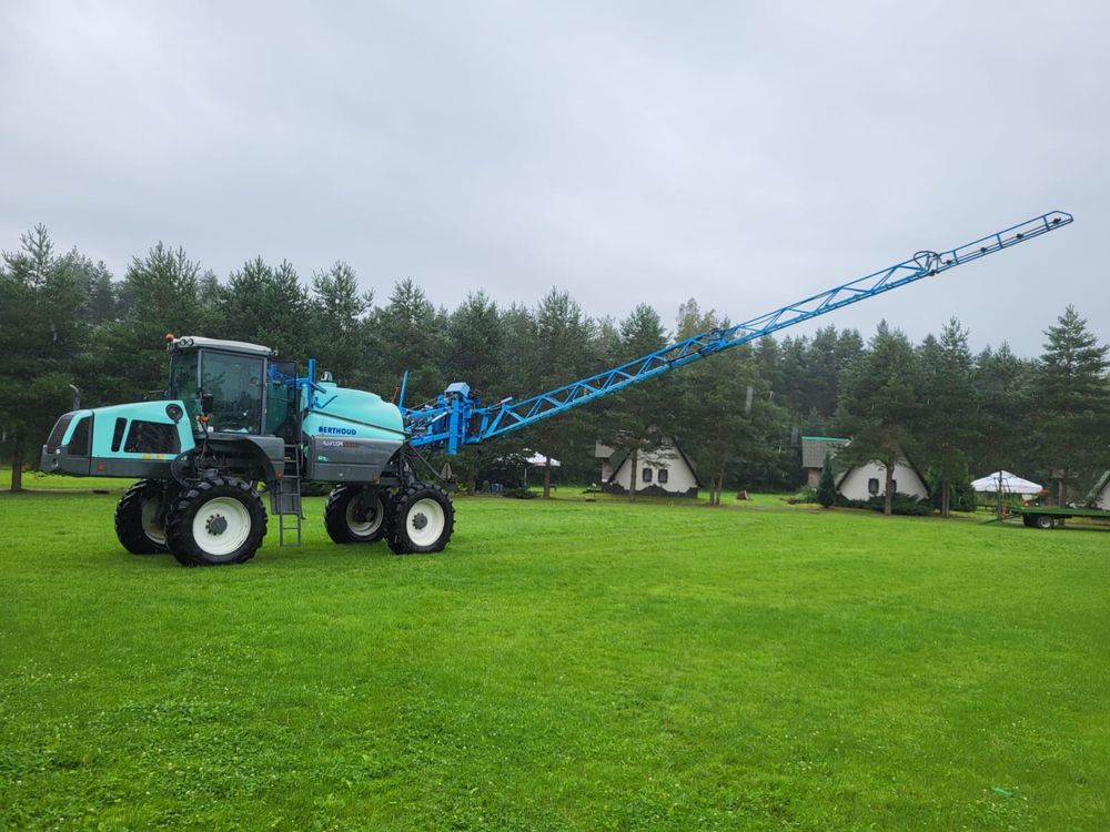 Opryskiwacz samojezdny Berthoud Raptor 4200