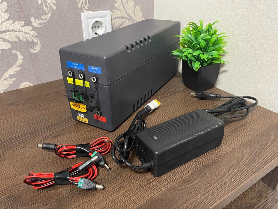 ДБЖ ИБП для роутера міні-UPS 12 вольт 24500 mAh 18 годин работи