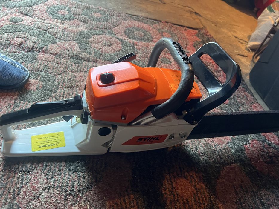 Бензопила нова в роботі не була