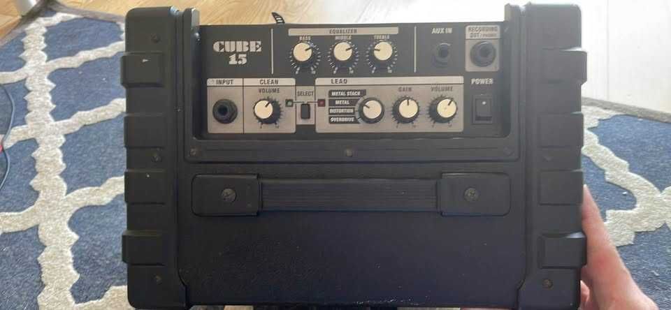 Roland cube 15 amplificador