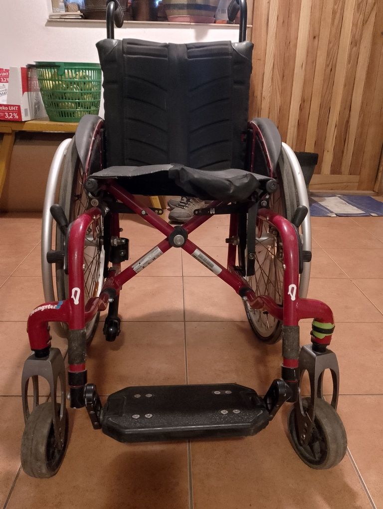 Wózek inwalidzki dziecięcy