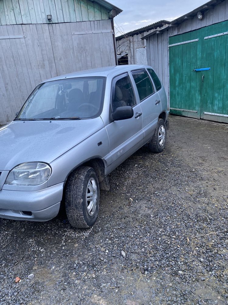 Chevrolet niva 1.7