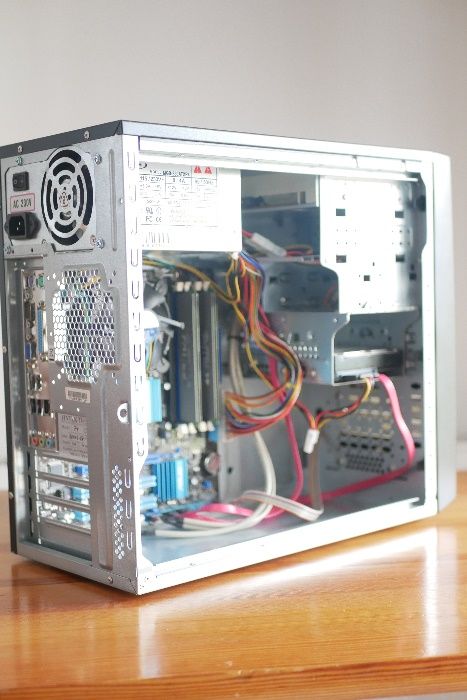Komputer Asus P5G41C-M LX C2D 3,00 GHz 4GB RAM HD 80GB