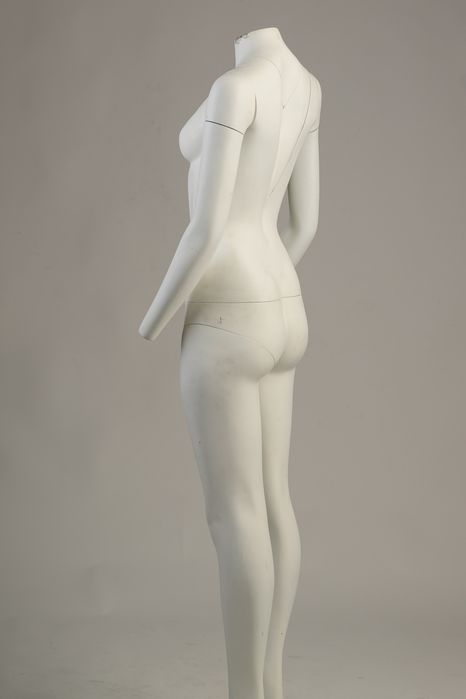 Manekin duch damski do zdjęć produktowych niewidzialny