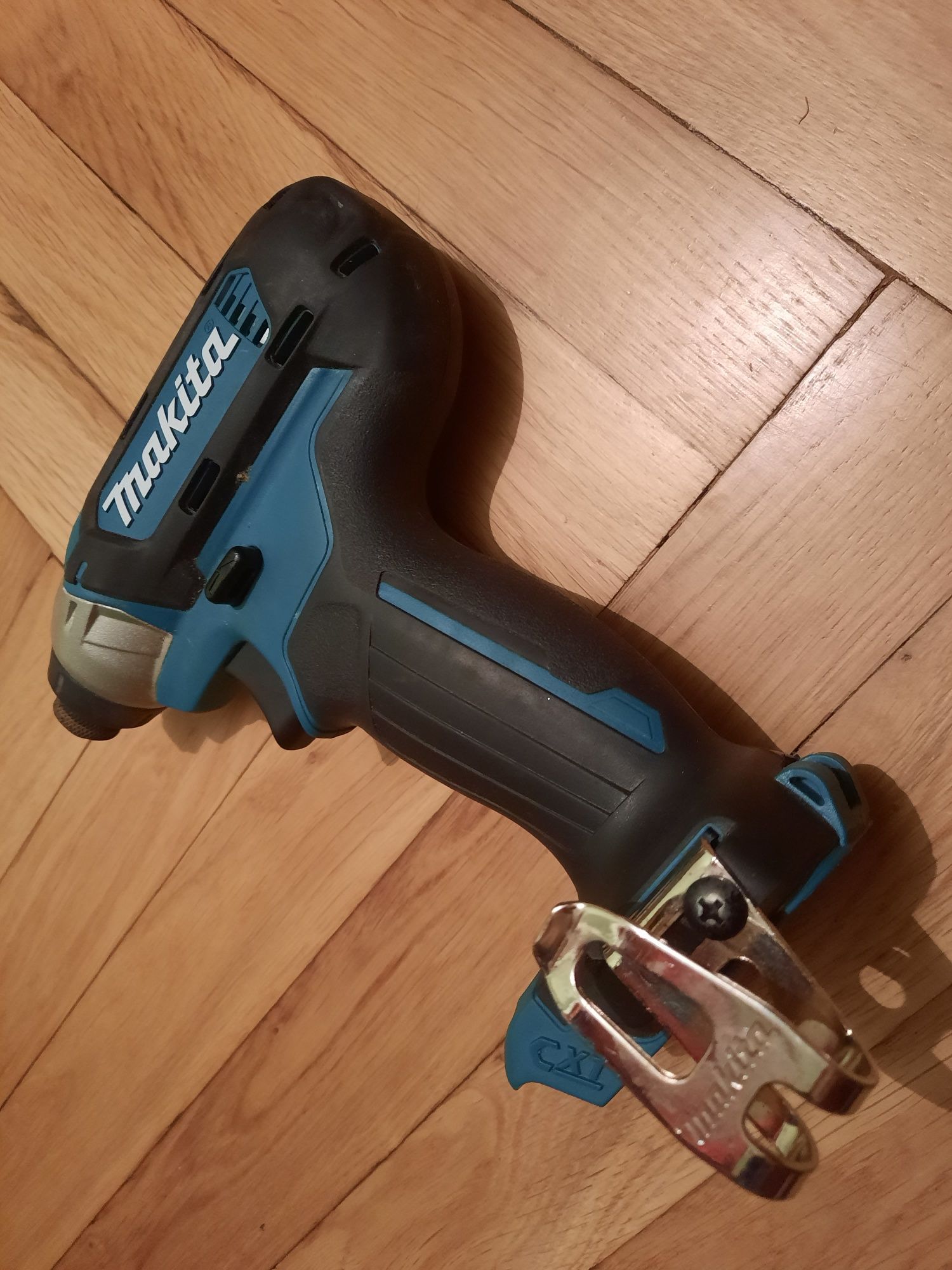 Ударний шуруповерт/гайковерт Makita TD110D