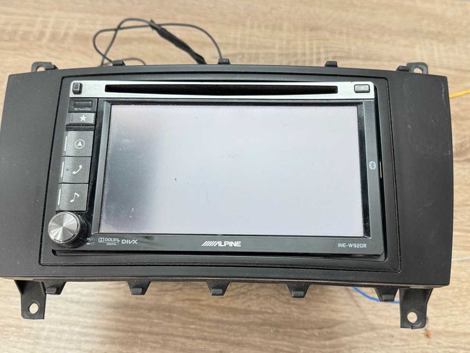 Продам автомагнитолу  Alpine INE - W920R
