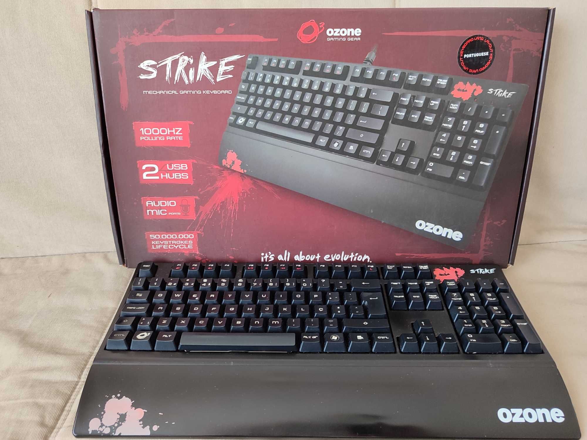 OZONE STRIKE - Teclado Mecânico Gaming