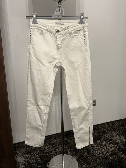 Jeansy białe Stradivarius M, stan bdb