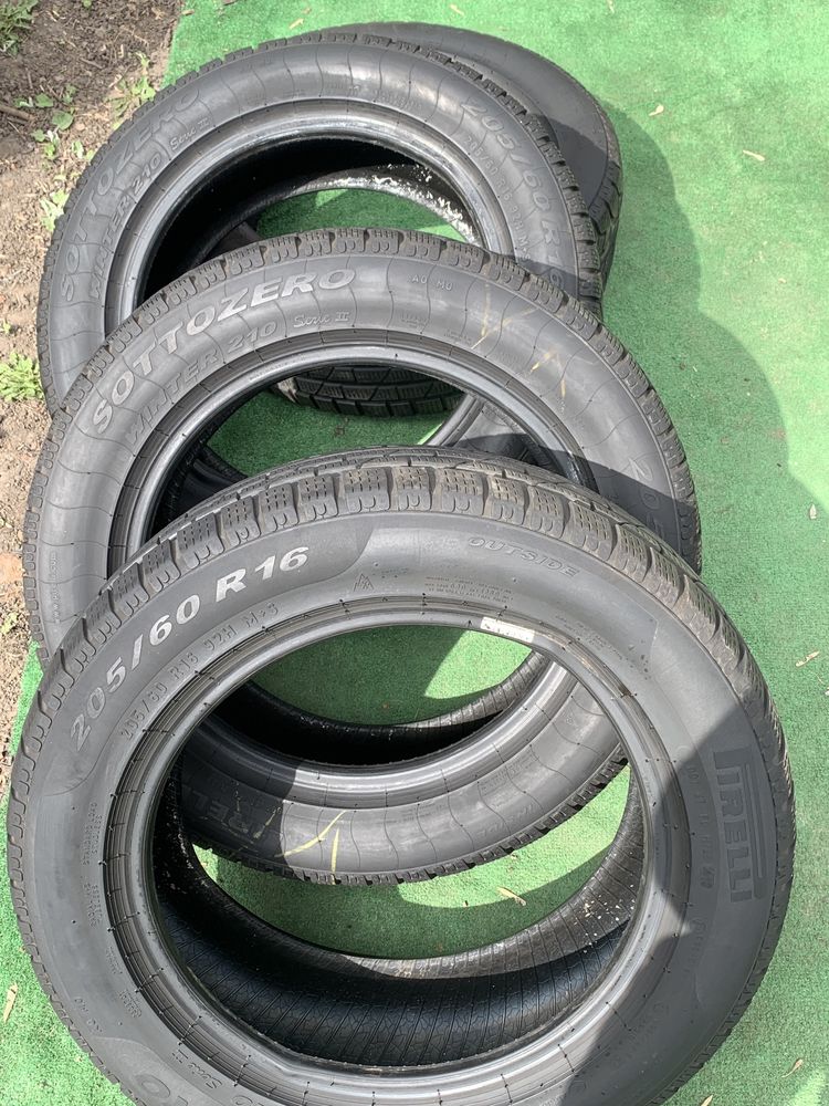 205/60 R16 PIRELLI Sottozero Winter 210 serie II