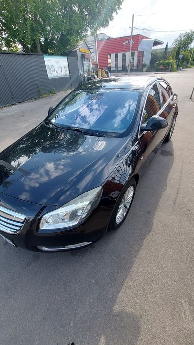Опель  Інсигнія 1.6 турбо. Бензін