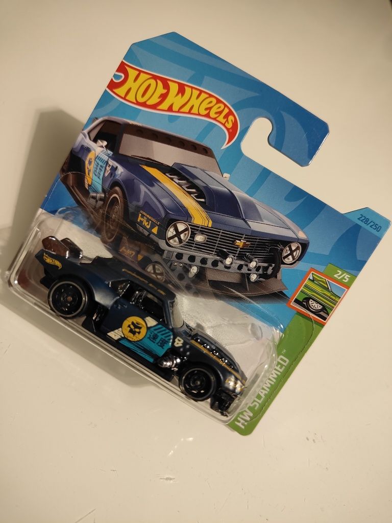 Hot wheels Custom Camaro 68