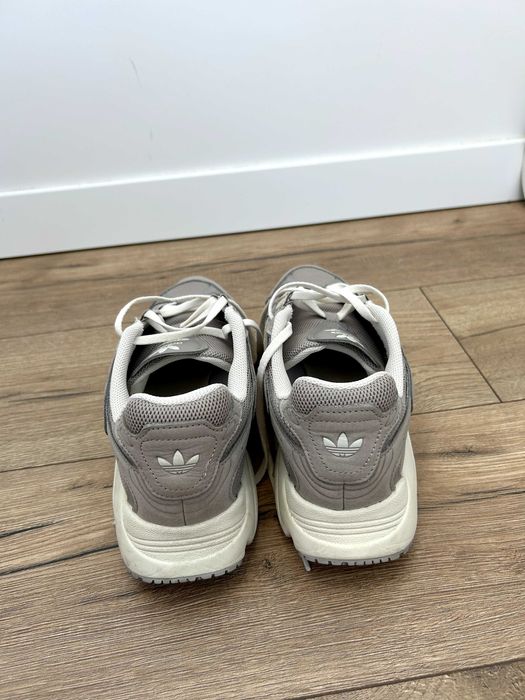 Чоловічі коричневі кросівки ADIDAS OZMILLEN - 45 розмір