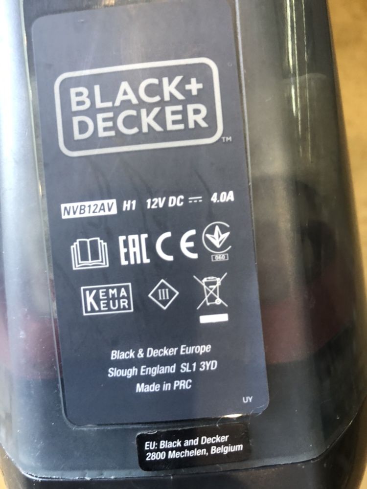 Автомобільний пилосос Black Decker