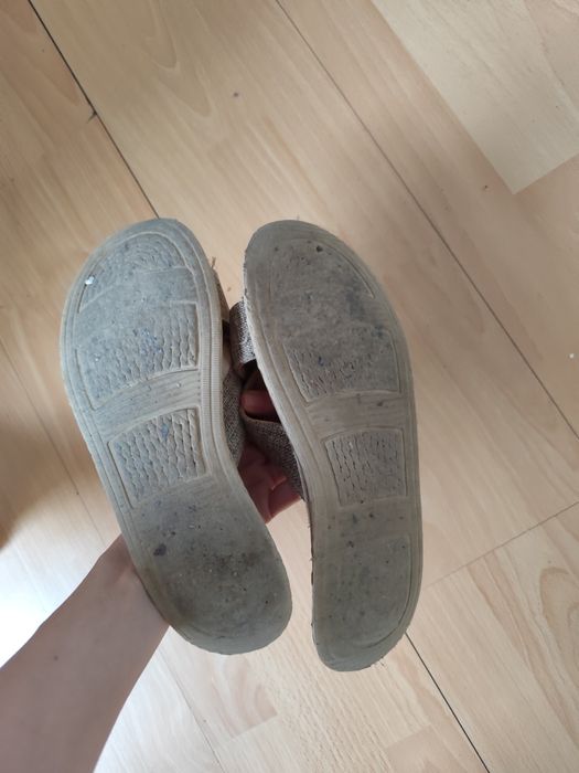 Buty kapcie damskie używane