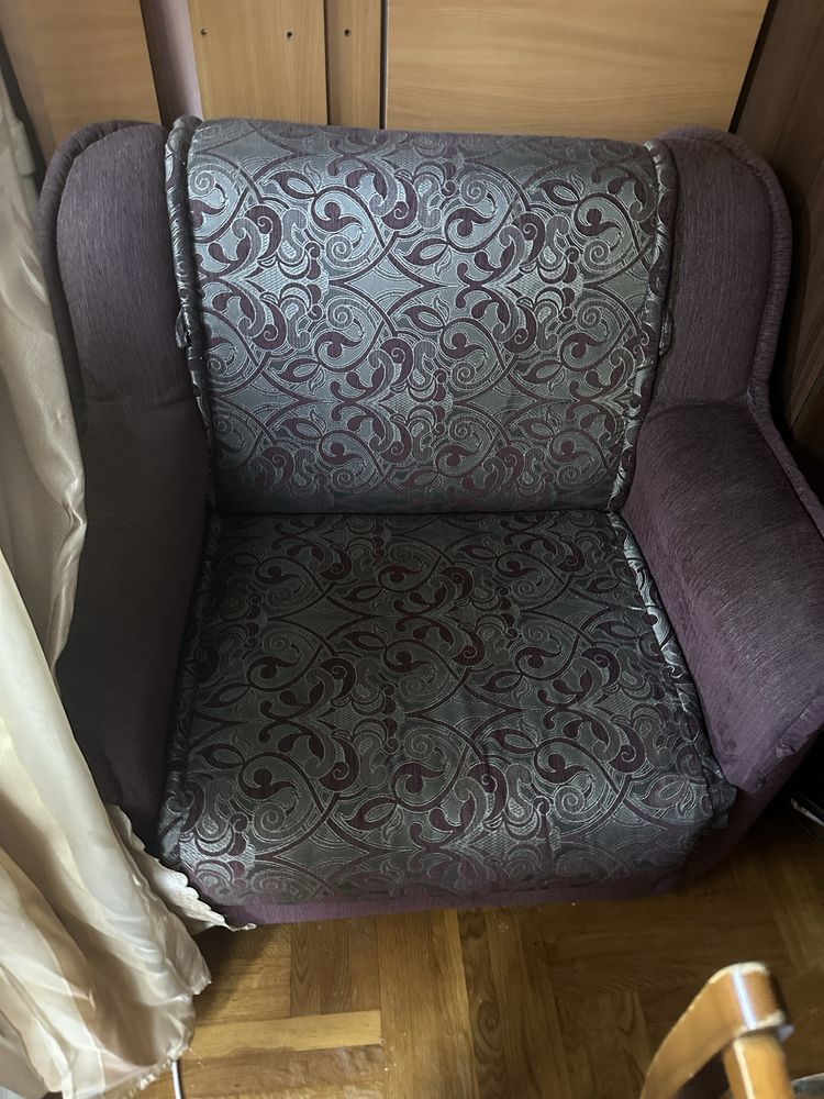 Продамо 2 розкладних крісла