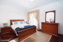 537083 - Quarto com cama de casal, com varanda...