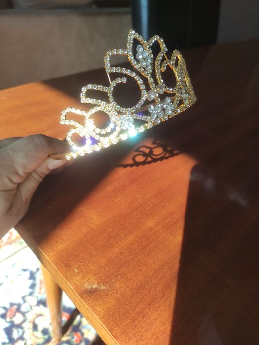 Tiara Coroa Dourada Brilhantes Noiva