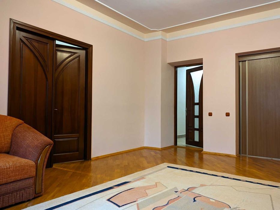 Оренда 3-кімнатної квартири вул. Вітовського