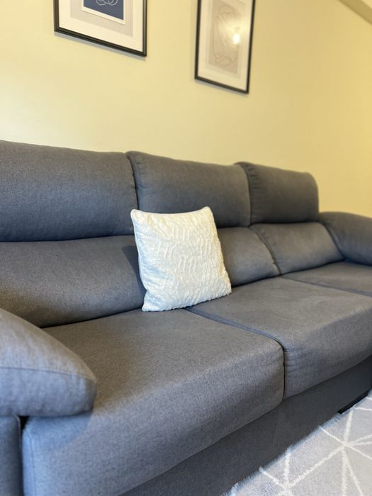 Sofá com chaise longue. Preço negociável.