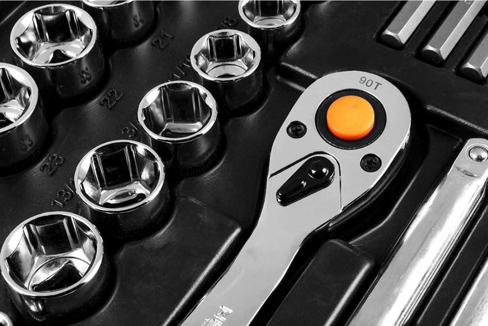 Zestaw XXL NEO Tools 233 sztuk Kluczy Nasadowych Płaskich Walizka