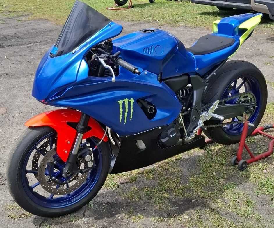 Na Tor Yamaha R7 2024r.