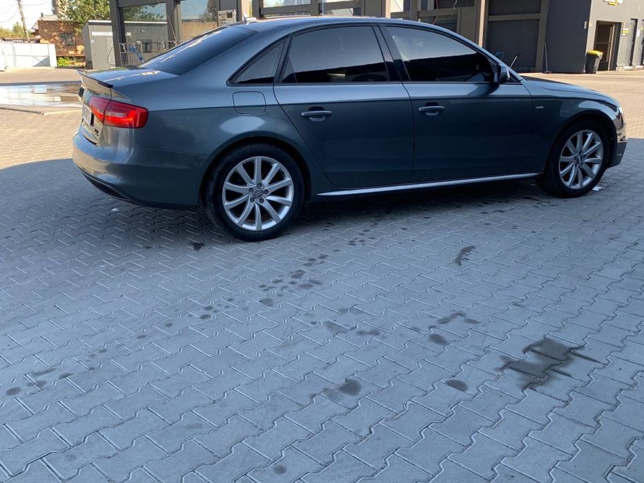 Продам audi a4 2014