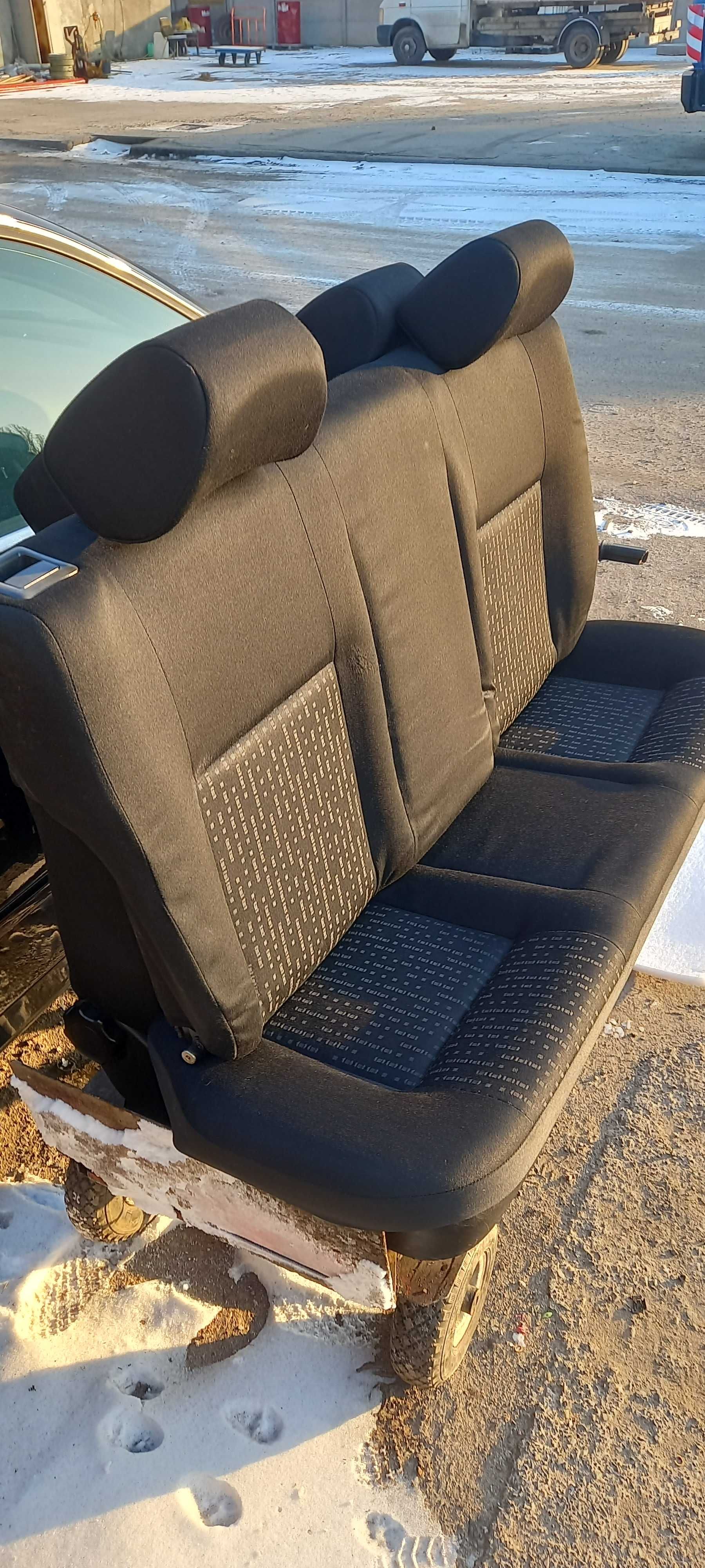 Fotele kanapa Volkswagen Golf IV 3-drzwiowy kpl