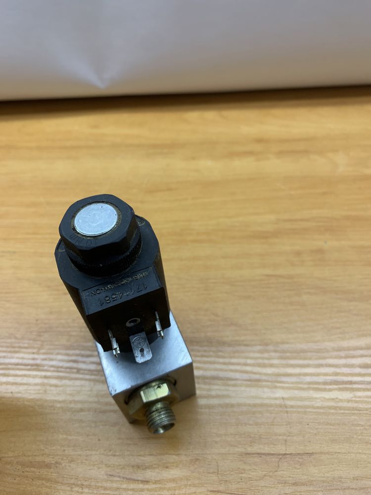 Elektrozawór hydrauliczny DANFOSS 171145