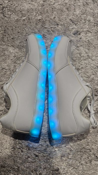 Sapatilhas Brancas com LED