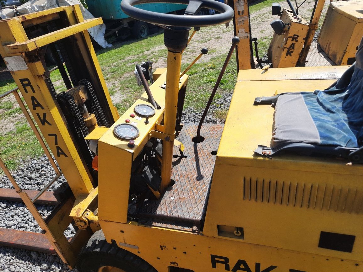 Rak Suchedniów wózek widłowy Ursus C330