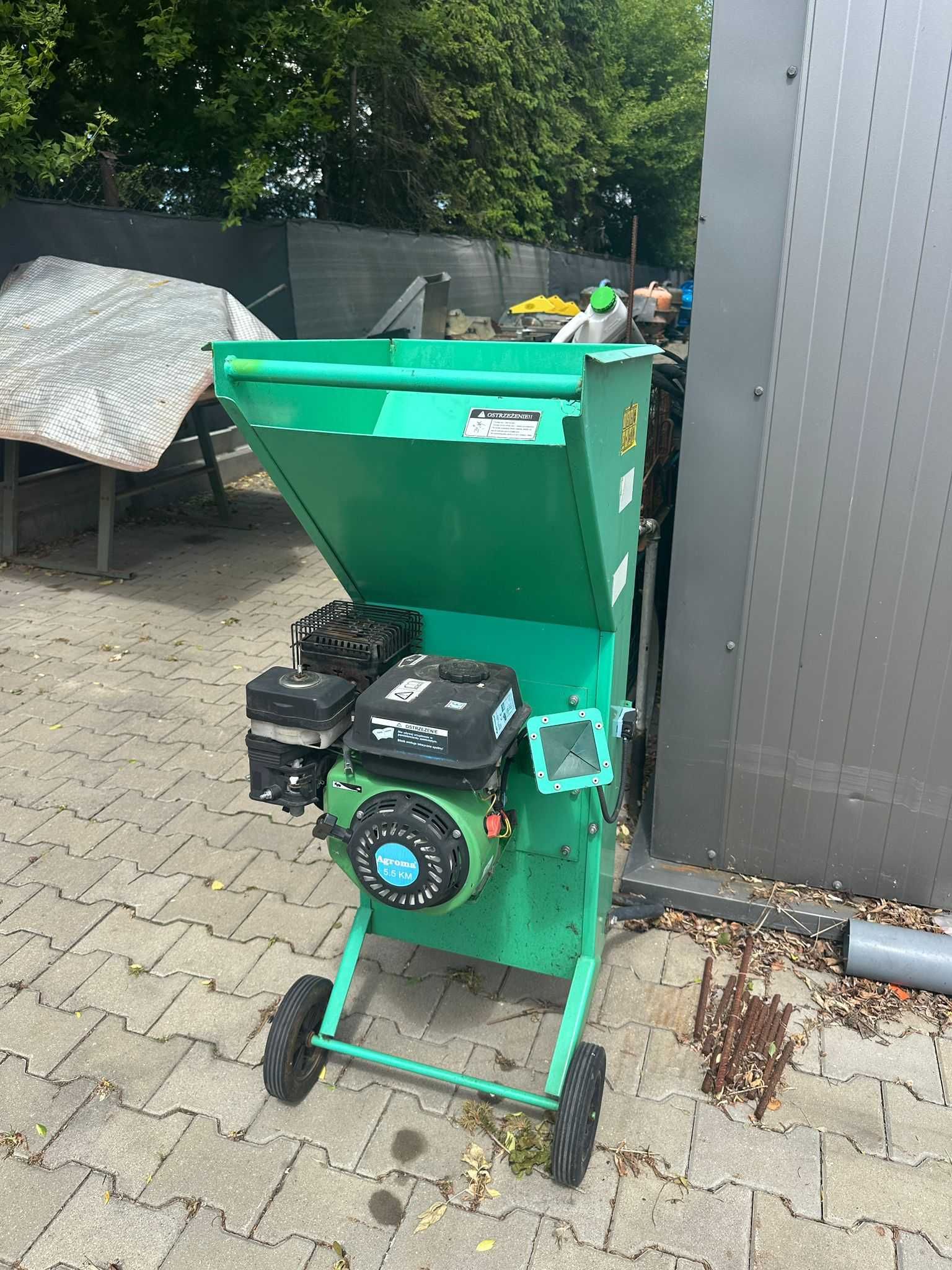 Rębak rozdrabniacz spalinowy gałęzi konarów AGROMA S5570P