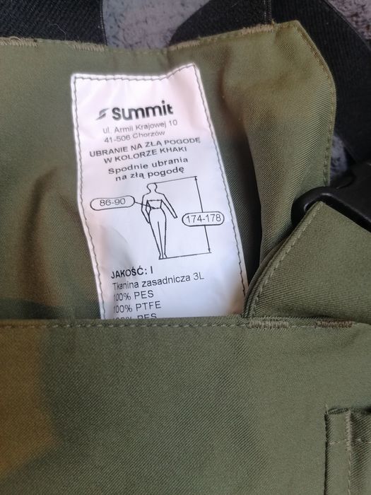 Spodnie ochronne nieprzemakalne.