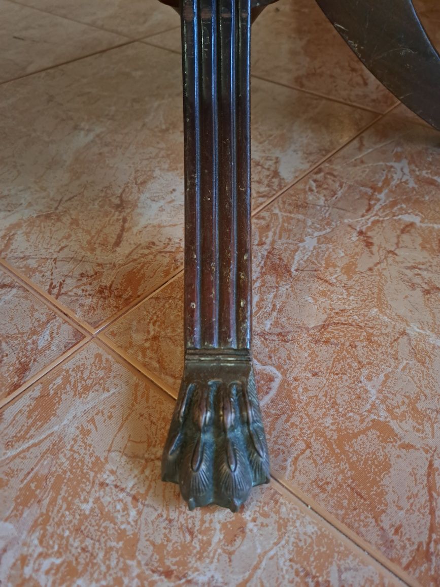Mesa extensível de madeira
