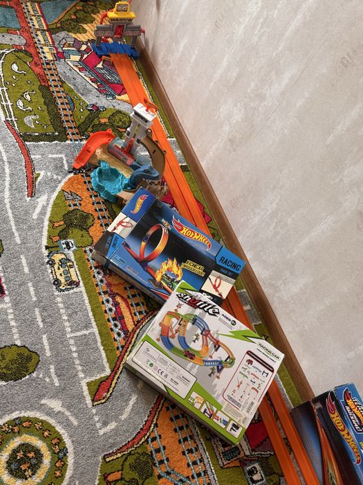 Продам трассы хот вилс треки