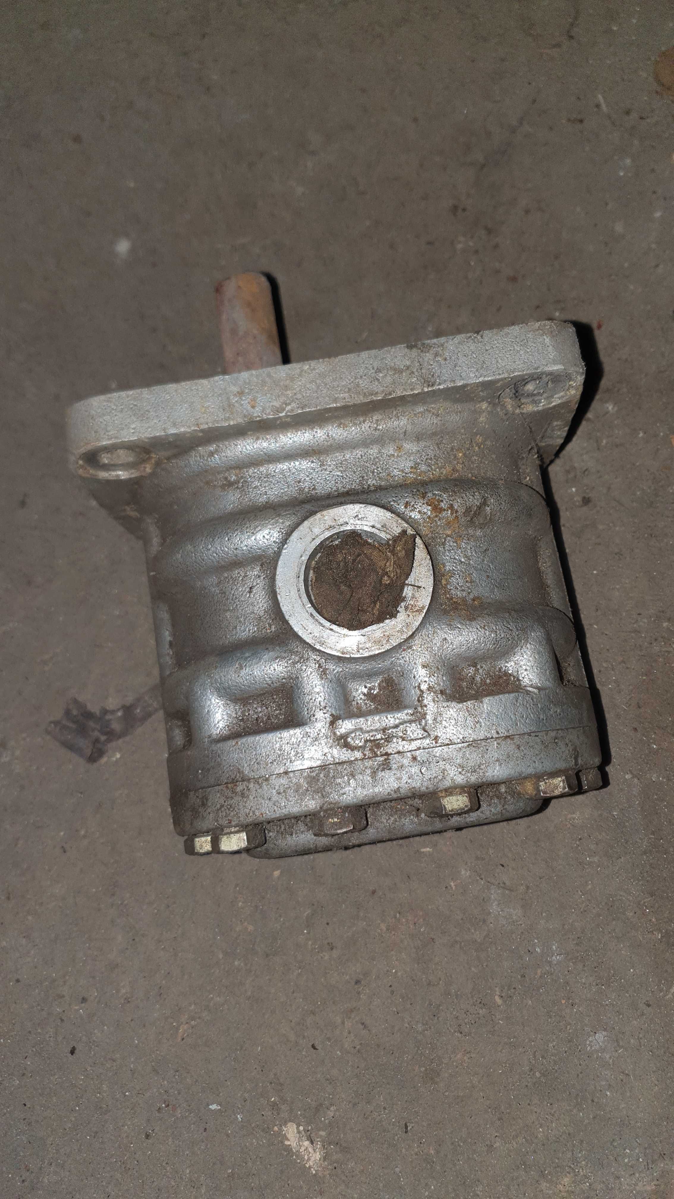 Pompa hydrauliczna olejowa, zębata, polskiej produkcji pz 6.3, pz 10