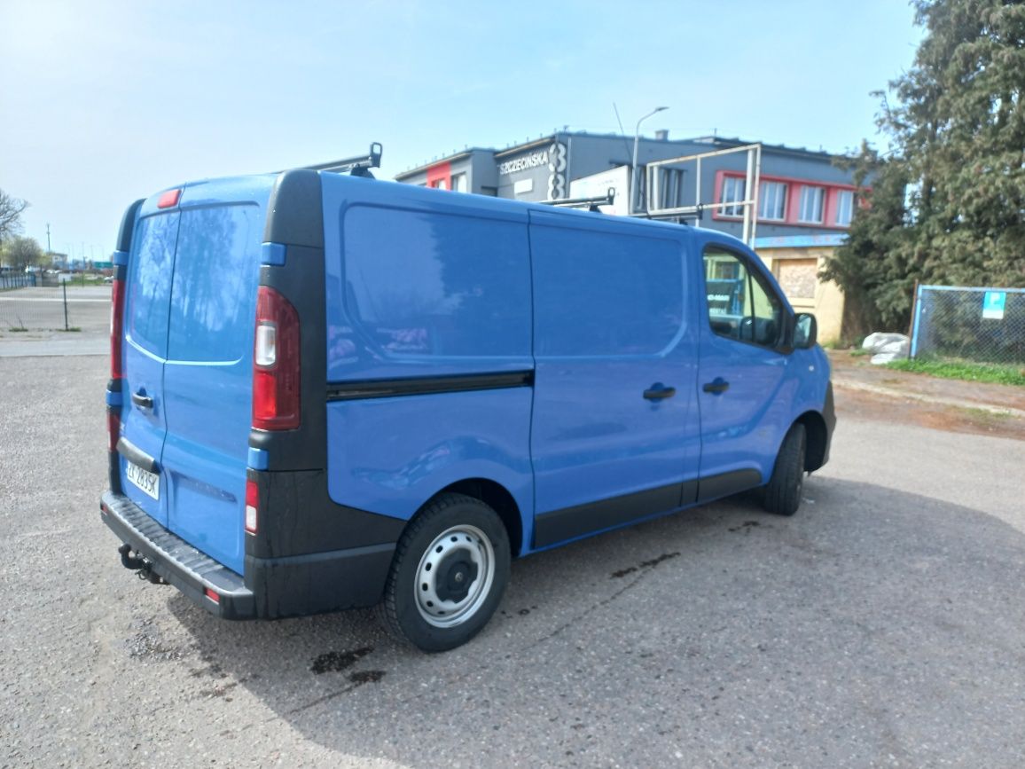 Opel vivaro,trafic ładny stan.  120km