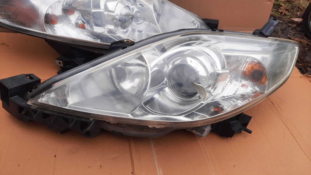 lampa przód lampy przednia Mazda 5 V  ksenon
