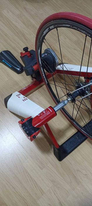 ROLO DE TREINO ELITE com pneu de rolo