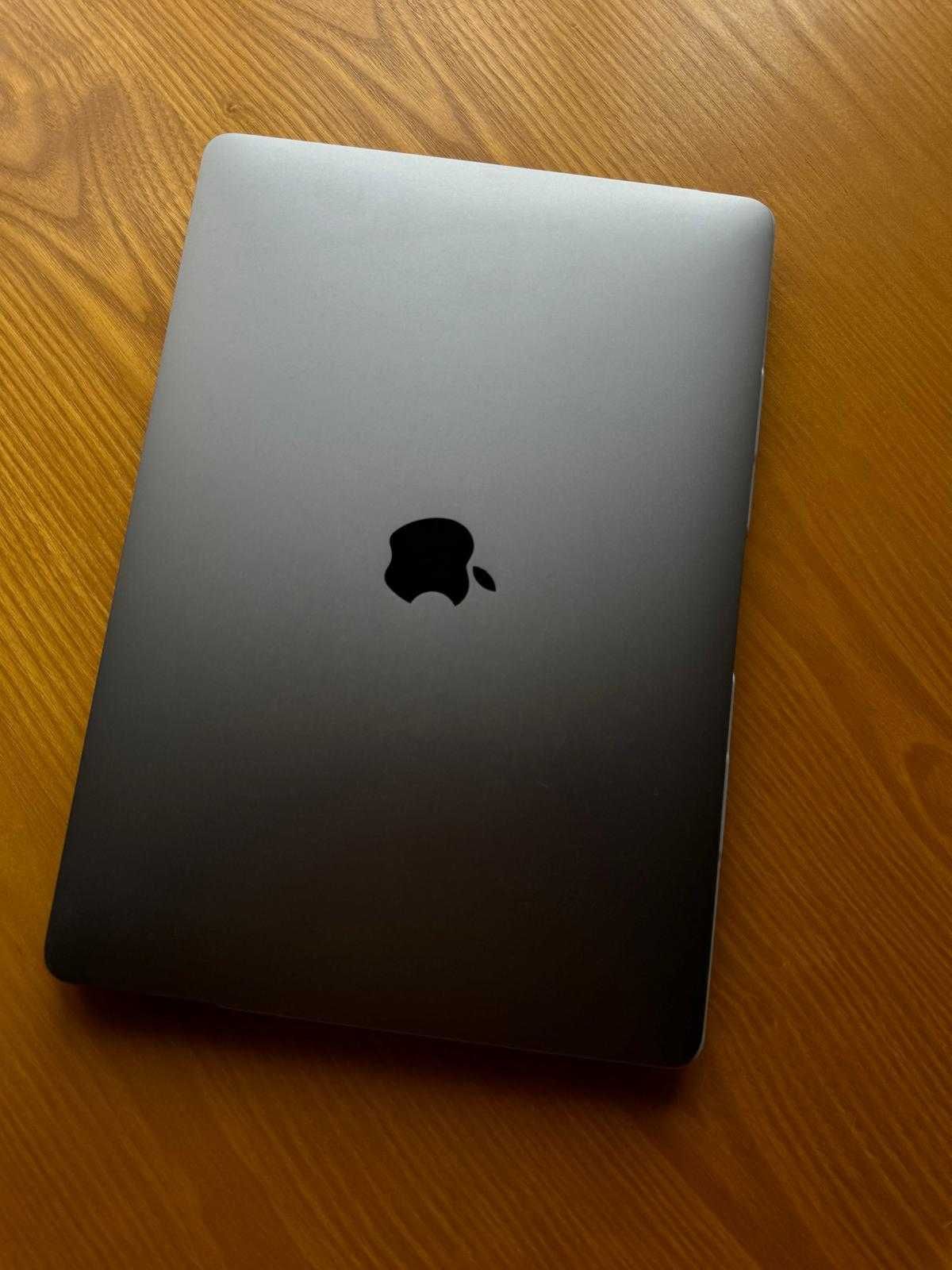 MACBook PRO Apple 13-13.9''