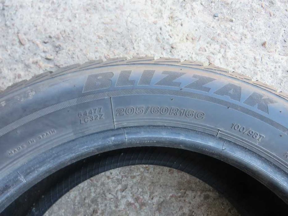 205/60 R16 100/98T Bridgestone BlizzakLm-32c Зима 2штуки для вантажів