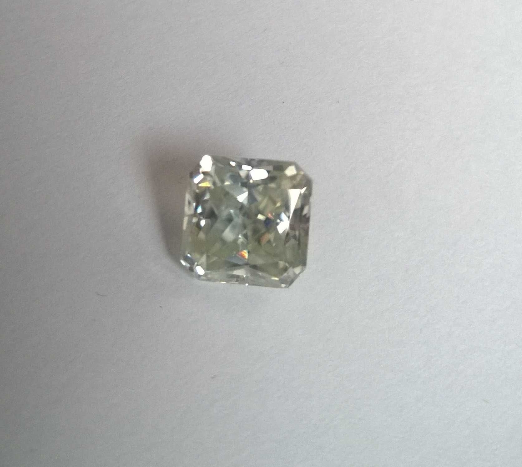4 Ct   Biały Moissanit   10  mm   VVS1    octagon