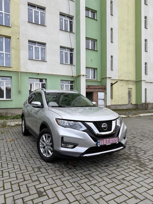 Nissan Rogue SV AWD T32 2018 2.5 газ/бензин