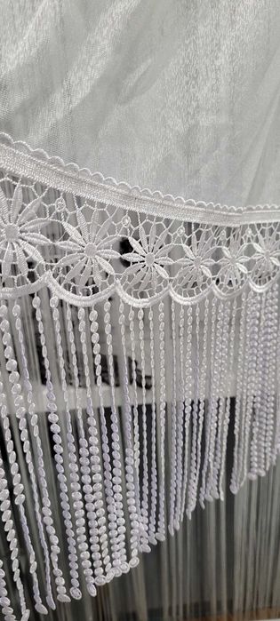 Biała Firanka Z Koronką i Koralikami