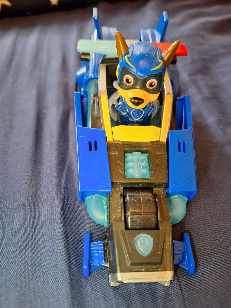 Oryginalny psi patrol chase figurka z grającym autkiem paw patrol